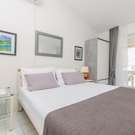 Apartments And Rooms On The Beach Vodice Exterior foto