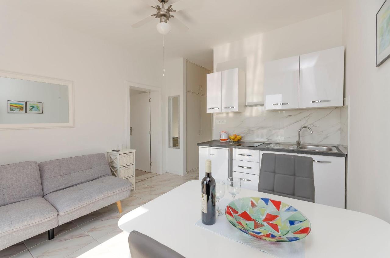 Apartments And Rooms On The Beach Vodice Exterior foto